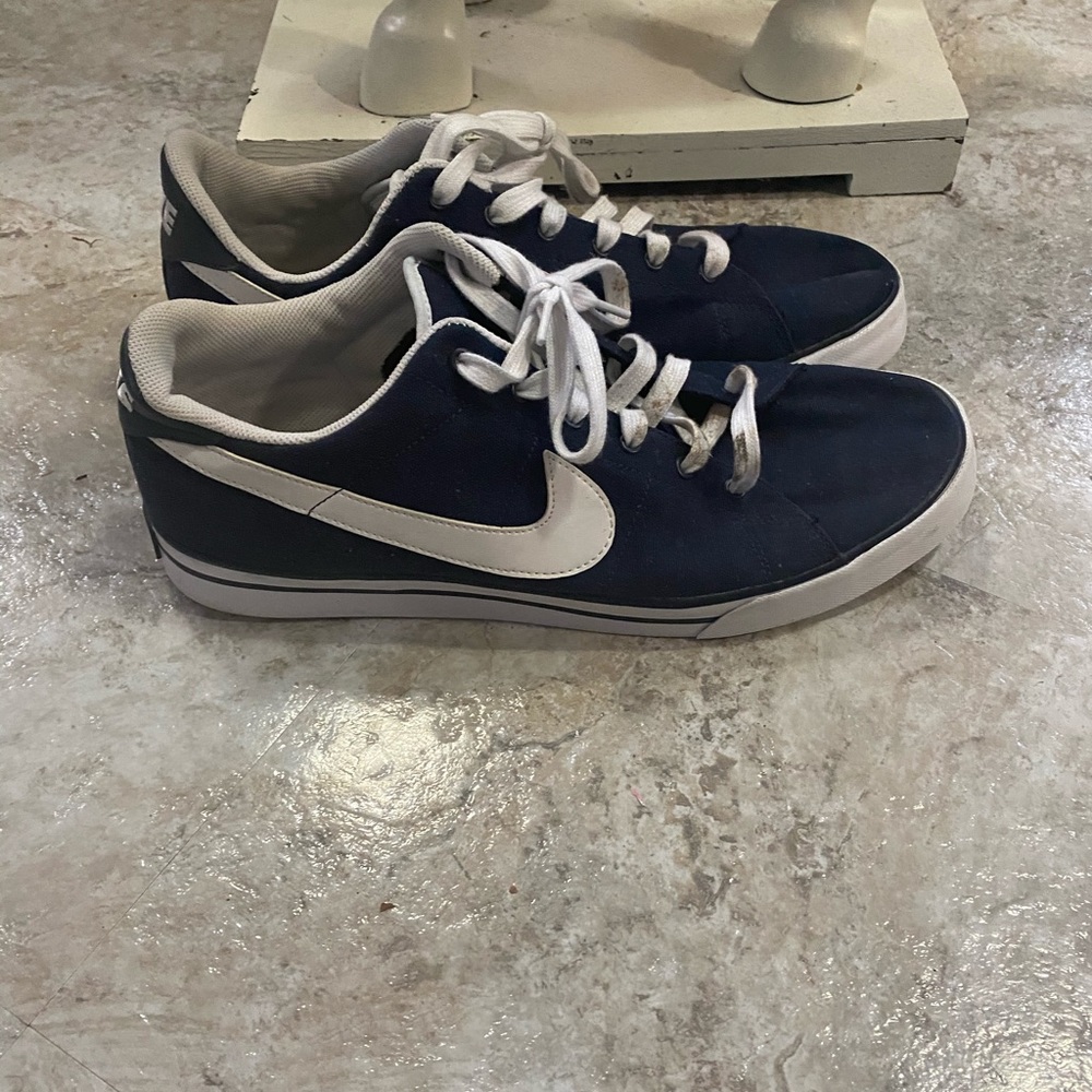 Men size 12 Nike